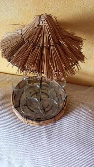 Set de 8 Vasos con Soporte