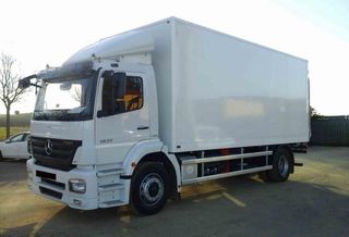 Mercedes AXOR 1833-CAMIONES FURGONES