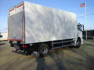 Mercedes AXOR 1833-CAMIONES FURGONES