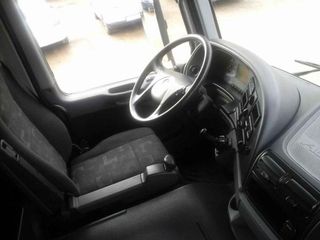 Mercedes AXOR 1833-CAMIONES FURGONES