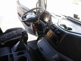 Mercedes AXOR 1833-CAMIONES FURGONES