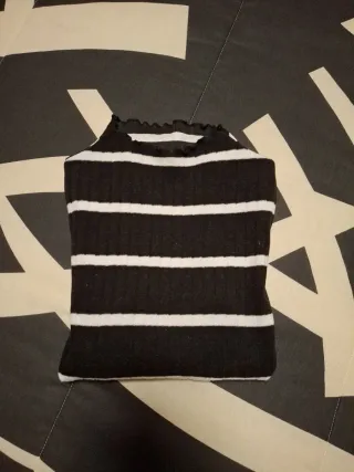 Jersey de rayas cuello alto