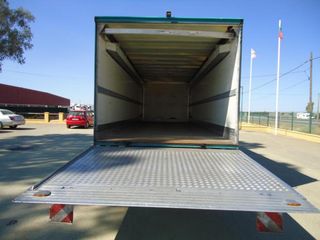 Iveco EUROCARGO ML120 E25-CAMIONES FURGONES