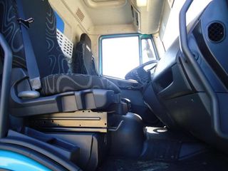 Iveco EUROCARGO ML120 E25-CAMIONES FURGONES