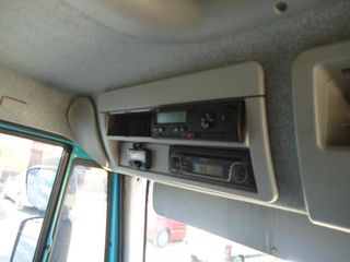 Iveco EUROCARGO ML120 E25-CAMIONES FURGONES