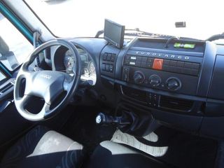 Iveco EUROCARGO ML120 E25-CAMIONES FURGONES