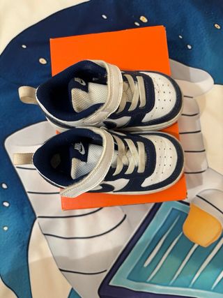 Zapatillas Nike Bebé Azul Marino y Blanco