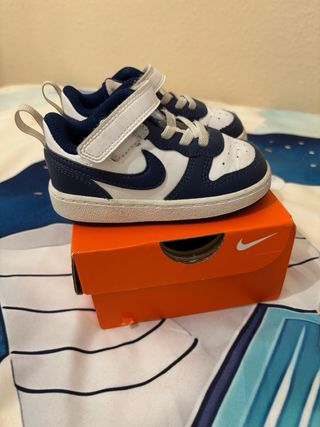 Zapatillas Nike Bebé Azul Marino y Blanco