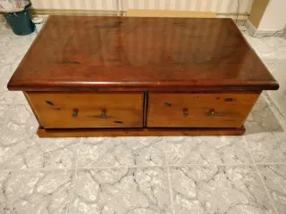 Mesa de centro rústica de madera