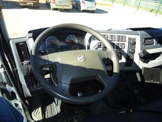Volvo FL 240-CAMIONES FURGONES