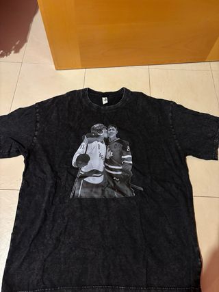 Camiseta Hockey Heated Rivalry Negra y Dorada