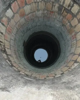 Terreno rústico con pozo