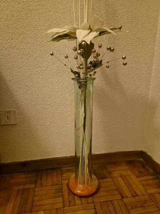 Florero de suelo cristal.