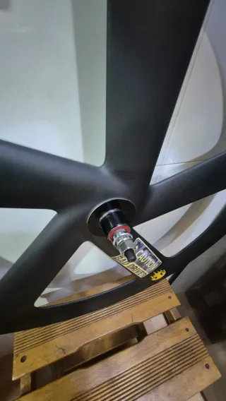 ●Rueda Delantera 5 Radios Carbono●