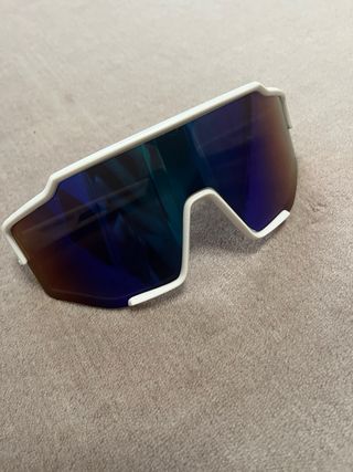 Gafas de sol deportivas blancas