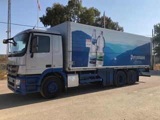 Mercedes ACTROS 25 44-CAMIONES FURGONES