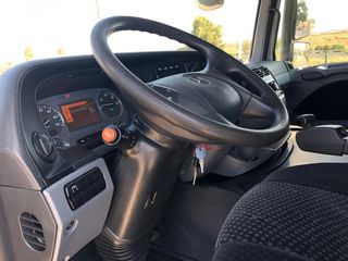 Mercedes ACTROS 25 44-CAMIONES FURGONES