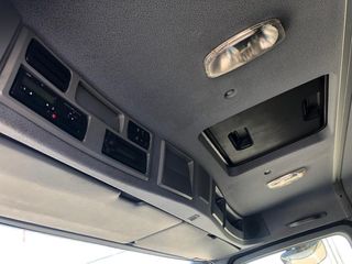 Mercedes ACTROS 25 44-CAMIONES FURGONES