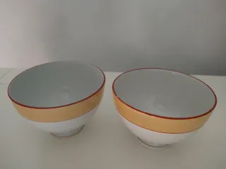 Conjunto de dos tazones antiguos