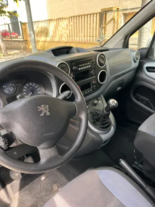 Peugeot Partner 2012