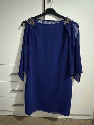 Vestido azul con pedrería