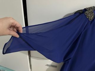 Vestido azul con pedrería