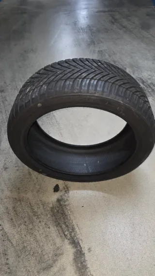 Neumáticos TOYO 245/40/20 AS