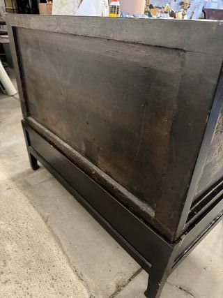 Cómoda antigua lacada y pintado a mano