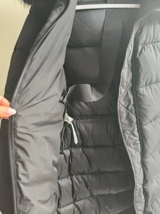 Plumífero largo Mango negro También sirve una S