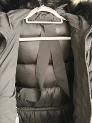 Plumífero largo Mango negro También sirve una S