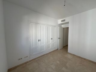 Estupendo piso totalmente reformado en Estepona