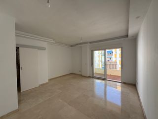 Estupendo piso totalmente reformado en Estepona