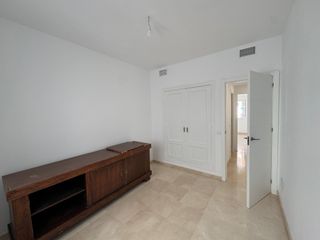 Estupendo piso totalmente reformado en Estepona