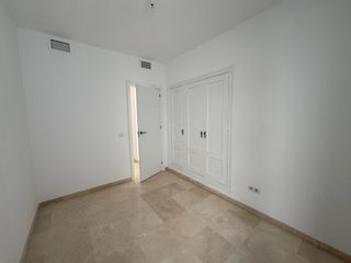 Estupendo piso totalmente reformado en Estepona