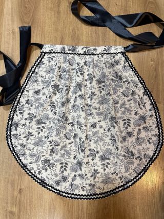 Delantal huertana estampado floral
