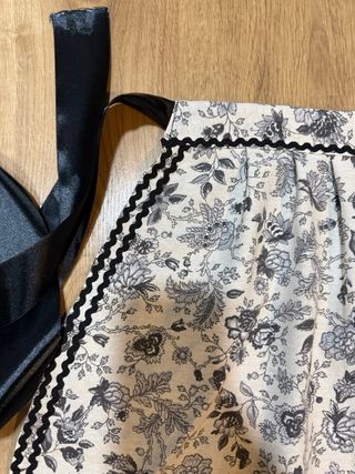 Delantal huertana estampado floral