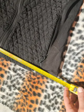 Chaqueta acolchada negra mujer