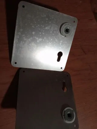 Manillas metálicas para puerta