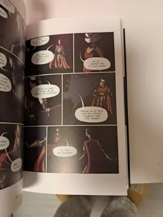 Nimona (Historias Graficas) (Spanish Edition)