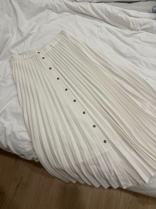 Falda midi plisada blanca Stradivarius