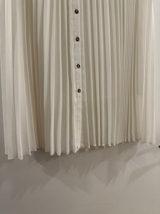 Falda midi plisada blanca Stradivarius