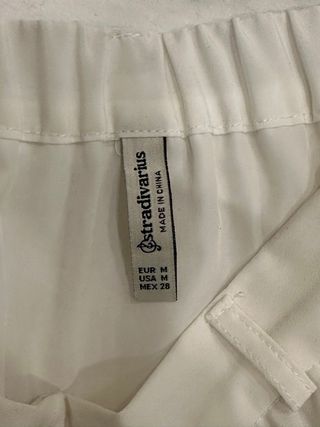 Falda midi plisada blanca Stradivarius