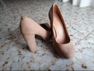 Tacones beige altos tacón grueso