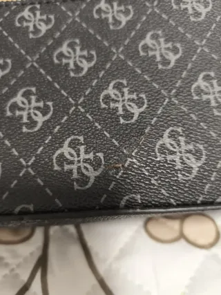 Bolso Guess Negro/Gris Monograma