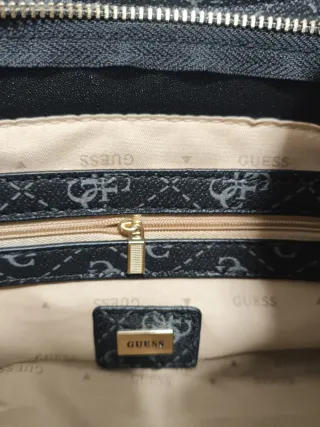 Bolso Guess Negro/Gris Monograma