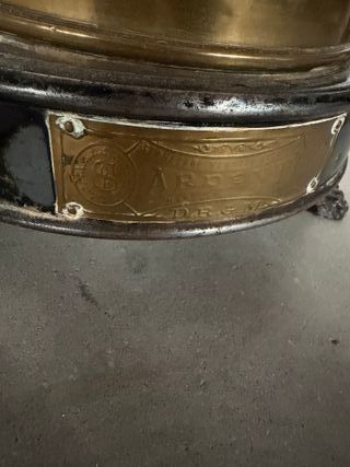 Lámpara de aceite antigua