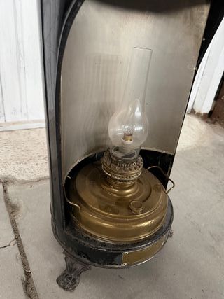 Lámpara de aceite antigua