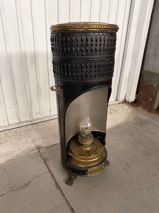 Lámpara de aceite antigua