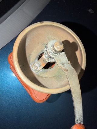 Molinillo de café antiguo