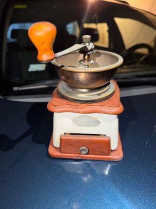 Molinillo de café antiguo